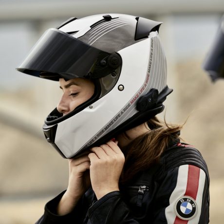 P90371537_highRes_bmw-motorrad-ride--s