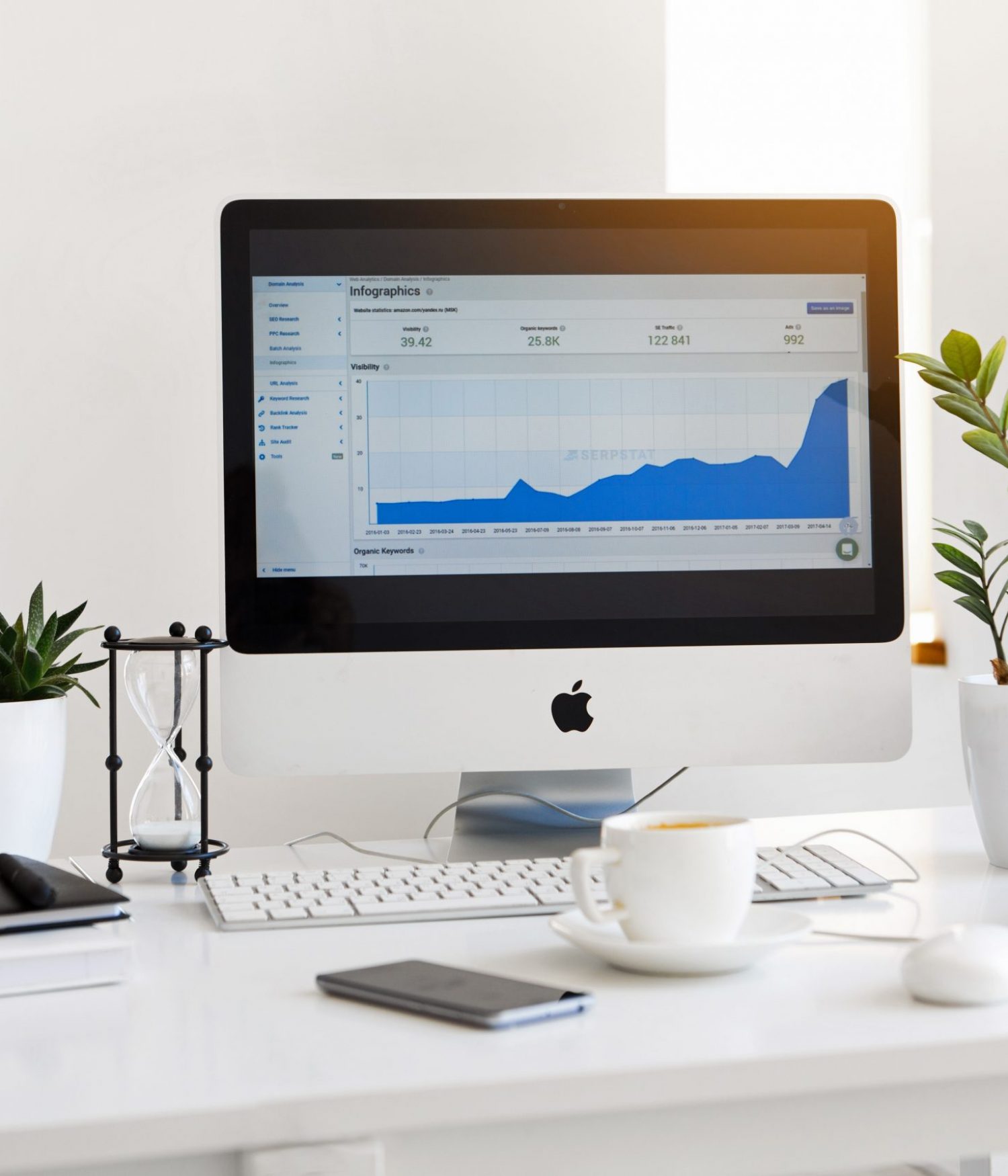 apple-devices-books-business-coffee-572056